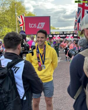 Raymond Braun Instagram - London Marathon, guiding the legendary Cedric King. I am in awe of the heart, emotion, and resilience I experienced today. The tenacity of the human spirit inspires me. 

#LondonMarathon #WMMajors