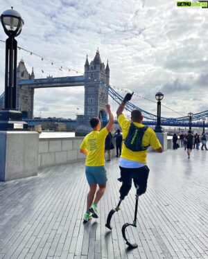 Raymond Braun Instagram - I’m running @londonmarathon as a Guide for Retired U.S. Army Master Sergeant Cedric King, who had both legs amputated after an IED explosion. He now runs marathons and triathlons on blades.

If you’ve met Cedric, you know he is such a positive force of energy: kind, determined, generous, open-hearted, charismatic, the list goes on...

Cedric is a true hero who inspires me through his grit, gratitude, and generosity of spirit in helping others and always looking for ways to give back. I’m genuinely honored and so excited to experience the London Marathon alongside him.

You can track Cedric with Bib 38110. He loves motivational quotes, so feel free to drop your favorite in the comments and I’ll read them out when we need to dig deep. 

Look forward to sharing our London Marathon experience with you!

#LondonMarathon #MoveWell #WMMajors