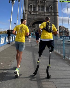Raymond Braun Instagram - I’m running @londonmarathon as a Guide for Retired U.S. Army Master Sergeant Cedric King, who had both legs amputated after an IED explosion. He now runs marathons and triathlons on blades.

If you’ve met Cedric, you know he is such a positive force of energy: kind, determined, generous, open-hearted, charismatic, the list goes on...

Cedric is a true hero who inspires me through his grit, gratitude, and generosity of spirit in helping others and always looking for ways to give back. I’m genuinely honored and so excited to experience the London Marathon alongside him.

You can track Cedric with Bib 38110. He loves motivational quotes, so feel free to drop your favorite in the comments and I’ll read them out when we need to dig deep. 

Look forward to sharing our London Marathon experience with you!

#LondonMarathon #MoveWell #WMMajors