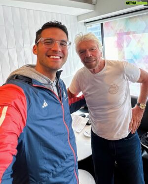 Raymond Braun Instagram - First 24 hours in London. 🇬🇧 The energy and excitement for @londonmarathon is impeccable and already has me feeling recovered and ready after the Boston Marathon this past weekend! 

Grateful to be part of the running community and to have the opportunity to run for causes that are so personally meaningful. 

#londonmarathon