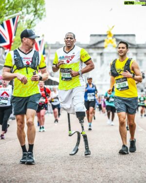 Raymond Braun Instagram - I don’t have to do this; I get to do this. Thank you, London, for an unforgettable trip, new friends, and a marathon full of heart. 

It’s never too late to reinvent yourself and take that first step towards trying something new.

The past two weeks kinda feel like a dream — running the Boston and London marathons six days apart, guiding two incredibly inspiring athletes, celebrating my mom’s birthday, spending time with lifelong friends and developing new ones, announcing a dream collaboration. 

When I laced up for my first long run during quarantine, I never imagined that the sport would bring me here. 

Grateful is an understatement. #londonmarathon