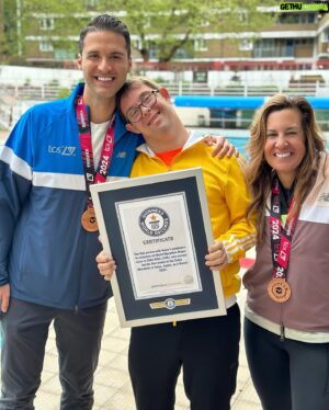 Raymond Braun Instagram - Congratulations, @chrisnikic, on your newest World Record: The first person with Down Syndrome to complete all six World Marathon Major races. 

I am inspired by the movement you’re building: to encourage people with Intellectual and Developmental Disabilities (IDD) to build confidence, strength, resilience — and most importantly, community and inclusion — through sport. Your  message of 1% better every day is empowering so many new people to realize that it’s never too late to try something new and develop expertise.

Thank you for trusting me to be one of your guides for this Six Star Journey, along with the incredible @rhondavetere and @amandakenny87, who graciously mentored me on how to be an effective support runner. We are so proud and honored to be on your team. ⭐️⭐️⭐️⭐️⭐️⭐️

Running is for everyone, and we’re just getting started in ensuring this sport is accessible and supportive of all. 

#Runner321 #wmmajors #sixstarfinisher #londonmarathon #berlinmarathon #tokyomarathon #bostonmarathon