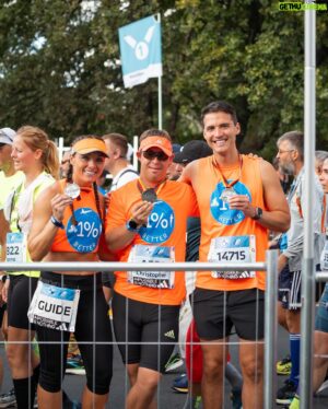 Raymond Braun Instagram - Congratulations, @chrisnikic, on your newest World Record: The first person with Down Syndrome to complete all six World Marathon Major races. 

I am inspired by the movement you’re building: to encourage people with Intellectual and Developmental Disabilities (IDD) to build confidence, strength, resilience — and most importantly, community and inclusion — through sport. Your  message of 1% better every day is empowering so many new people to realize that it’s never too late to try something new and develop expertise.

Thank you for trusting me to be one of your guides for this Six Star Journey, along with the incredible @rhondavetere and @amandakenny87, who graciously mentored me on how to be an effective support runner. We are so proud and honored to be on your team. ⭐️⭐️⭐️⭐️⭐️⭐️

Running is for everyone, and we’re just getting started in ensuring this sport is accessible and supportive of all. 

#Runner321 #wmmajors #sixstarfinisher #londonmarathon #berlinmarathon #tokyomarathon #bostonmarathon
