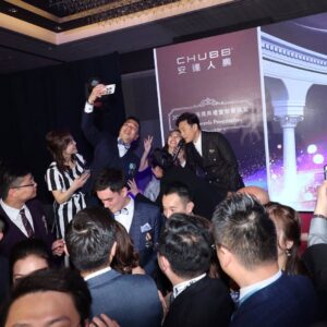 Raymond Cho Wing-Lim Instagram - 兩兄弟多谢安達人壽邀請，祝大家豬籠入水！@tam_eddie