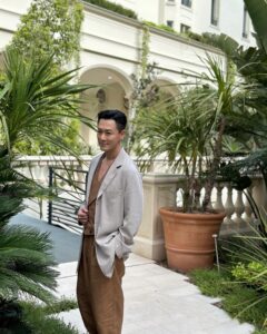 Raymond Lam Instagram - Summer, nice to meet you 😎

#九龍城寨之圍城 #陳洛軍 #康城影展 
#第77屆康城影展 #cannes #france 

Wardrobe: @GiorgioArmani 
#GiorgioArmani

Watch: @Chopard 
#ChopardLovesCinema
#TheRedCarpetJeweller 
#ChopardLUC