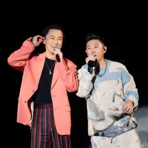 Raymond Lam Instagram - 祝兄弟 @iammcjin 巡演成功！

👔 #Versace #VersaceSS23
👞 @bothparis