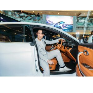 Raymond Lam Instagram - 大家喜歡自駕遊嗎？

#ORAHK #ORA #EV #ElectricVehicles #AlINewEV #ERAOFORA
#ORA07 #POWERYOURDRIVE @ora_hk_gwm