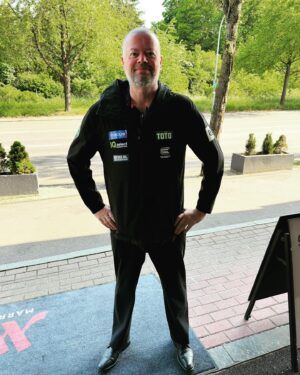 Raymond van Barneveld Instagram - 🐅 Really pleased to have made it through till the final day of a Euro Tour, the first time since 2019 I believe. 

Today I play Luke Humphries at 13:00 CEST, 12:00 UK time. 

Looking forward to today. Always a good game with Luke. 

Big thank you for the continued support of my German Fans 👍🏼 Great to hear that. 

Of course thank you to my sponsors:
@targetdarts 
@focusdrink.nl 
@totodartkings 
@iqselectbv & Bengi.NL 

#Darts #Rvb #Barneyarmy #Believe #Focus