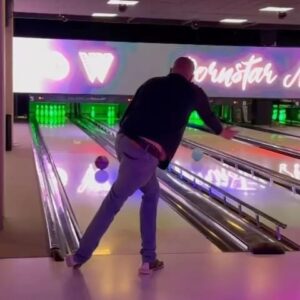 Raymond van Barneveld Instagram - Great day bowling yesterday with family ♥️.
Love these moments. 
#Familytime #bowling #makingmemories