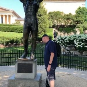 Raymond van Barneveld Instagram - “It ain’t about how hard you hit - it’s about how hard you can get hit and keep moving forward” 🥊 🎯 

~ Rocky Balboa 

#rvb #rocky #quote #darts #motivation