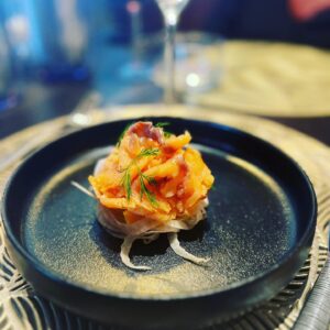 Raymond van Barneveld Instagram - 🇮🇹 Wederom een geweldige avond gehad bij restaurant @restaurantvenadoro in Barendrecht.
Het eten is verukkelijk en moeilijk  om een keuze te maken want alles is fantastisch bereid.
Ik kan de pasta met truffel aanbevelen de ossenhaas als hoofdgerecht en pistache als desert.
Heerlijke wijnen in een geweldige relaxte ambiance.

#food #instafood #foodie #foodies #italianfood #igfood #restaurant #recommended