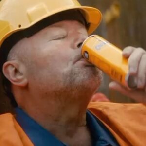 Raymond van Barneveld Instagram - Vanaf vanavond 3 juli ben ik te bewonderen in de nieuwe @chocomelnl reclame op tv laat me maar weten wat jullie er van vinden.

#whenlifegivesyouchocomel