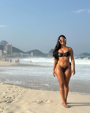 Rayza Alcântara Instagram - Quando a vida for chuva, seja o sol!☀️🤍