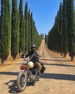 Raz Degan Instagram - ....Ma quanto bella #italia .. in questi giorni sto girando dal nord al sud con la mia moto... pazzesco! 
So blessed to live in the most beautiful country in the world. #italy 
#toscana #harleydavidson #iloveitaly #home