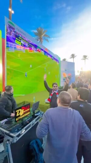 Razzaq Ahmed Instagram - قبل ساعة من اللعبة اغلب الجمهور يتوقع اليابان اتفوز بس اني جنت اضوج اكللهم العراق يفوز 2_0 الحمدالله ألف مبروك فوز العراق اسود الرافدين 🇮🇶🤍❤️#رزاق_احمد
