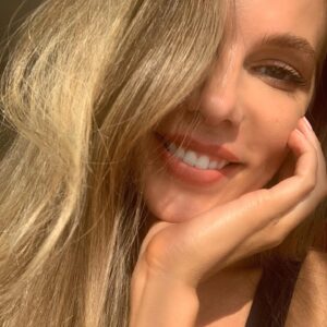 Reanin Johannink Instagram - Sending you all love 💛