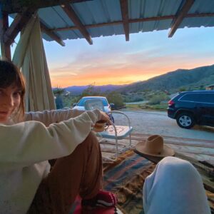 Reanin Johannink Instagram - Nothing feeds the soul like being in nature with your best friend, putting your bare feet on the earth, connecting, crying, eating delicious food, goofing around like idiots and being naked in a hot tub while you watch the sunset. It is true medicine 🤍
