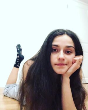 Rebecca Liddiard Instagram - Sometimes the FaceTime call IS more productive than your workout sesh/mid morning dance break. Stay connected any which way you can everybody!!!