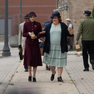 Rebecca Liddiard Instagram - Did you know that when you get reeaaaalllly really cold it’s difficult to make your lips move??? This was one of those times for me thus this was a difficult scene 🥶 Tell me if you can see the struggle 😅Also #maryandflo are back! TOMORROW @cbcfrankiedrake 9pm