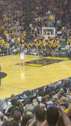Rebecca Lobo Instagram - Here’s the free throw that made @caitlinclark22 the NCAA all time leading scorer, passing Pistol Pete. (She followed it with a great screen to help Hannah Stuelke get open and complete the 6-point swing.)