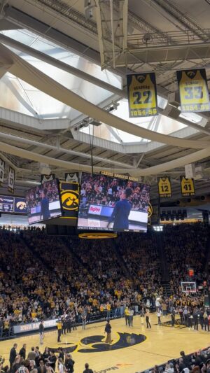 Rebecca Lobo Instagram - I love that @iowawbb invited Lynette Woodard to the game today. Caitlin passed her record last week. Amazing response from the Iowa fans.