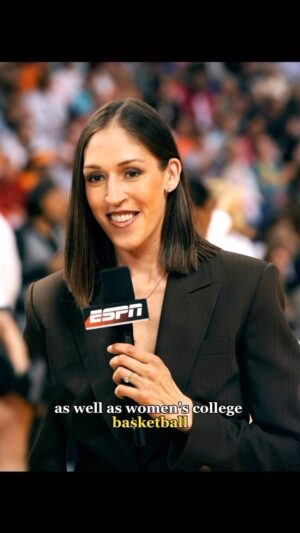Rebecca Lobo Instagram - Rebecca Lobo was one of the first Latinas to be signed to the WNBA. 

Since retiring in 2003, shes dedicated her career to uplifting the next generation of women in basketball. 

Her efforts have changed everything for us. Gracias, Rebecca. 💙