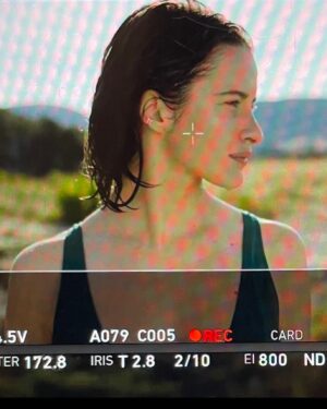 Rebecca Marder Instagram - DE GRANDES ESPÉRANCES 
En salle actuellement 
Souvenirs 🎬🏝️🎞️

@benjaminlavernhe 
@emmabercot 
@cedricappietto 
#marcbarbé 
@soone.cast 
@thejokersfilms 
#sylvaindesclous