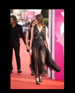 Rebecca Marder Instagram - 🇺🇸 @deauvilleus 🇺🇸

🫶
Thanks @chanelofficial