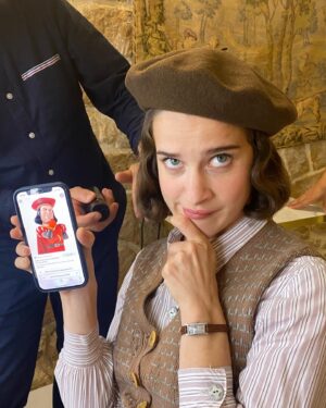 Rebecca Marder Instagram - Mon Crime 
En salle depuis une semaine
Merci pour vos retours 🙏🏻 👩🏻‍⚖️🦸‍♀️
Quelle aventure…
Quelques petits souvenirs de tournage 

@ozonfrancois 
@nadiatereszkiewicz 
@manudaco 
@felix_flp 
@suzannedebaecque 
@gaumont_ 
@mandarin_cietv