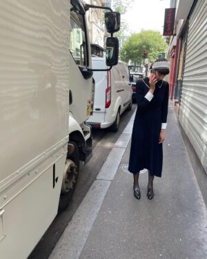 Rebecca Marder Instagram - Mon Crime 
En salle depuis une semaine
Merci pour vos retours 🙏🏻 👩🏻‍⚖️🦸‍♀️
Quelle aventure…
Quelques petits souvenirs de tournage 

@ozonfrancois 
@nadiatereszkiewicz 
@manudaco 
@felix_flp 
@suzannedebaecque 
@gaumont_ 
@mandarin_cietv