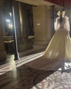 Rebecca Marder Instagram - Thanks @chanelofficial 👰‍♀️

Bravo @chhonore 👏🏻👏🏻👏🏻

@mehdirguiba 
@alexlagardere 
@aurelie_le_bihan 
@marinearto 
@valentinehirsch
