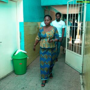 Redouane Behache Instagram - Au Congo RD à l’hôpital Pédiatrique de Kalembe-Lembe on y sauve des vies celles des enfants 🙏🏼 AIDONS LES ‼️avec @banazolafoundation @distelzola #ensemble #amour #paix #world