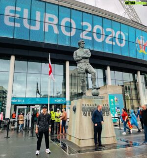 Redza Minhat Instagram - mat bunga, wembley.