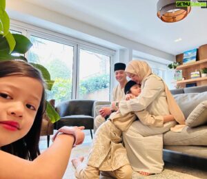 Redza Minhat Instagram - Aidilfitri 2023, London.