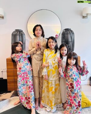 Redza Minhat Instagram - Aidilfitri 2023. ❤️