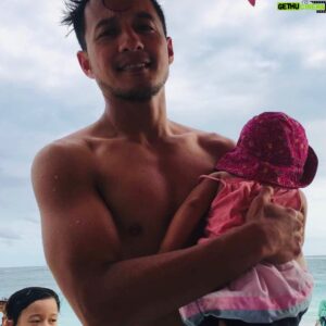 Redza Minhat Instagram - Tropical soul. #throwback