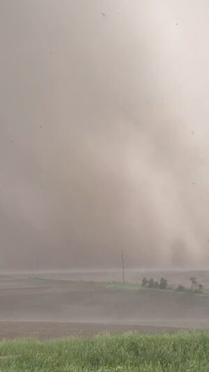 Reed Timmer Instagram - Massive #tornado destroys windmill south of Greenfield, Iowa