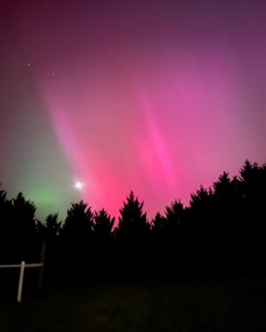 Reed Timmer Instagram - My sister @cortneygrowsfood just shot these bright pink shafts of Aurora in SOUTH CAROLINA near Greenville! You have got to be kidding me #northernlights