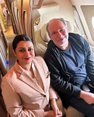 Reenu Mathews Instagram - Days when I really love my job ❤️🧿
Indeed, it was an honour to host the most humble & sweetest musical legend @hanszimmer. This day will be treasured. 

#hanszimmerlive
#hanszimmerdubai
#fangirlmoment
#iloveemiratesairlines