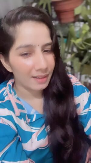 Reeta Mewada Instagram - ♥️🫶🏻Tum bahar ban ke #viral #instagram #like #explore #reels #trendingreels #love follow @reetamewada18 🫶🏻🙏🏻