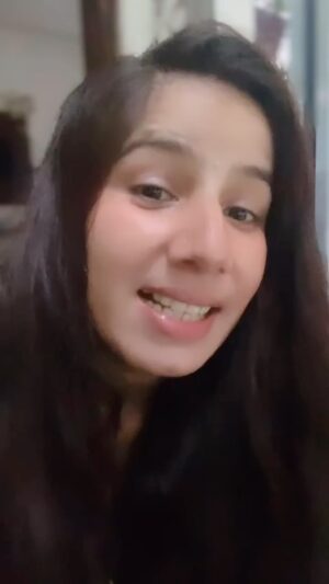 Reeta Mewada Instagram - ♥️🫶🏻Sachi kaho humse #like #instagram #explore #reels #viral follow @reetamewada18 #90s #oldsongs