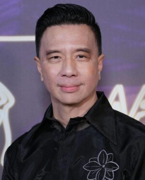 Reggie Lee Instagram - Congratulations to the winners of the Inaugural @manilaintlfilmfest !!!! And huge congrats to the dream team led by @lisalew207 @rubenvnepales and @janetrnepales that made it all possible! What an amazing step forward in bridging the gap between Filipino Cinema and the Filipino American community and the world. Wonderful to meet you @mr_enchongdee ! Here’s to your continued success and impactful work!! 🥂So great to see so many friends and colleagues all together for a very special evening!! What a pleasure it was to be on the jury of this Inaugural #ManilaInternationalFilmFestival. Thank you @vintagallery for this special Barong. MABUHAY!! 🙌🏽🙌🏽🇵🇭🥂

Red carpet 📸: The one and only @sthanlee 
Other 📸 by : @janetrnepales @gtongi @rubenvnepales 
Barong by @vintagallery