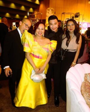 Reggie Lee Instagram - Congratulations to the winners of the Inaugural @manilaintlfilmfest !!!! And huge congrats to the dream team led by @lisalew207 @rubenvnepales and @janetrnepales that made it all possible! What an amazing step forward in bridging the gap between Filipino Cinema and the Filipino American community and the world. Wonderful to meet you @mr_enchongdee ! Here’s to your continued success and impactful work!! 🥂So great to see so many friends and colleagues all together for a very special evening!! What a pleasure it was to be on the jury of this Inaugural #ManilaInternationalFilmFestival. Thank you @vintagallery for this special Barong. MABUHAY!! 🙌🏽🙌🏽🇵🇭🥂

Red carpet 📸: The one and only @sthanlee 
Other 📸 by : @janetrnepales @gtongi @rubenvnepales 
Barong by @vintagallery