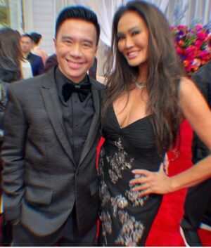 Reggie Lee Instagram - What a night of #representation , camaraderie, excellence, inspiration, and pure frickin’ FUN! Thank you @character.media @unforgettablegala @asialab.kr @bear.ryu @audreyryu @jessicadelmundo for your tireless efforts in making visible and honoring our entire Asian community in a tour de force night of celebration!! #OneAsia was the theme this year and that was certainly the case here in the coming together of all our cultures to form a stronger, even more visible presence that is lasting!! We ARE an integral part of the fabric of this nation and our world. And we are what?!! #Unforgettable !!! 

Thank you for honoring those of us who have been on the Broadway stage and beyond . 

What a medley put together by @jenniferpazofficial !! Bringin’  down da house!! Always amazing seeing dear friends and meeting new ones.  All doing great work and inspiring even more Asian storytelling. Let’s go!!!! 
🎉🌟🌟🌟🌟🌟

📸: @sthanlee 
📸: @tiacarrere 

Tux: @theolivertolentino