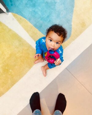 Reggie Yates Instagram - RAISING BOYS: if you’ve been following me for a while you’ll know how important Stephen Biddulph’s books have been for me... in under two years, seven friends have had boys and the village just keeps getting bigger. 

Something amazing about watching your boys become fathers and as a result better men. Meet King Kam and king Teddy my godson! Happy Saturday, hope your gradual lockdown lift is filled with family...