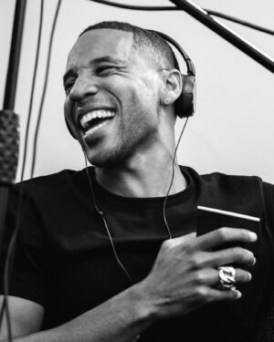 Reggie Yates Instagram - Excuse the stupid grin face… Friends are the family we choose. Saying my thank you’s for mine today. Call your people. They might need to hear from you more than you know.