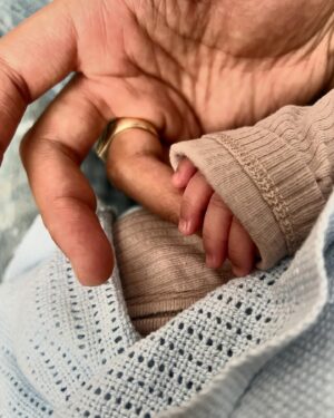 Reggie Yates Instagram - And the family grows by one. Again. Fully in my Uncle era after baby #13. Before you ask, yes, I’ll be wearing linen and sandals all summer and no, he’s not mine. Again.