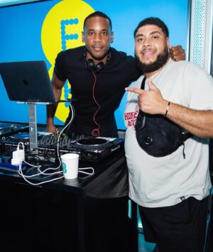 Reggie Yates Instagram - Back in London, trying to hang onto  my damn tan while behind the soundtrack for @ee launching it’s new studio in White City. Missed you London. Best city in the world!!! 

#EEstudio has the UK’s first digital spa, a gaming zone and the latest in home technology. #AD Shout to @itsbigzuu who came through and shook a leg. 

The digital spa is now open, so go get yourself down there. @loopvip