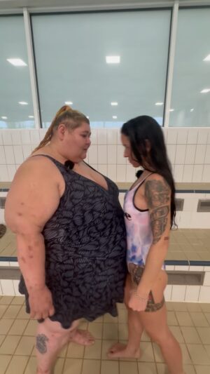 Regina Labajová Instagram - První staredown @princezna_drobenka_kotlarova  vs @regina_labajova