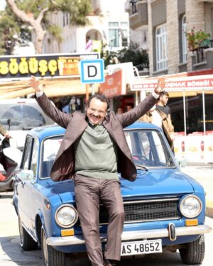 Reha Özcan Instagram - Çok keyifli bir sezonun sonuna geldik. Umarım yeni sezonda aynı güzelliklerle, iyiliğe kaçarız.
@kanald 
@surecfilm 
@iclalaydin @iincigundogdu 
@uckizkardestvdizisi